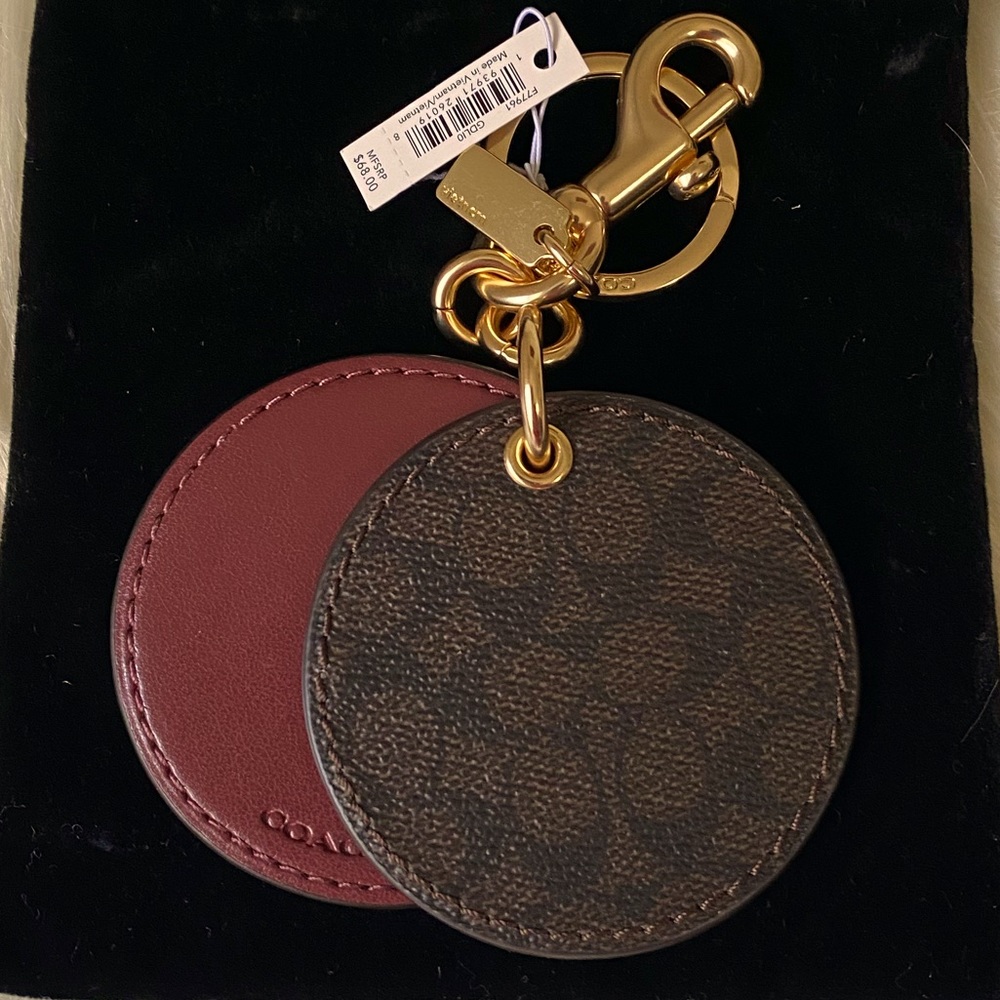 COACH Key holder with mirror 🤎 NWT 🤎 Hamilton print